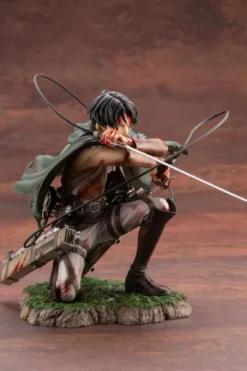 ATTACK ON TITAN: ESTATUA LEVI FORTITUDE ARTFXJ PVC 1/7 VER. 17 CM [CAJA]