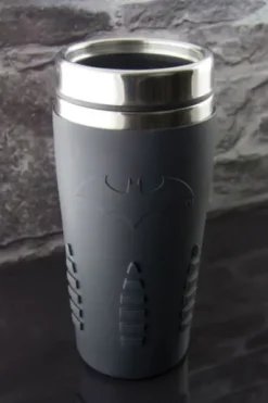 DC COMICS: BATMAN TAZA DE VIAJE (TRAVEL MUG) [CAJA]