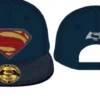 GORRA DE BEISBOL DC: BATMAN V SUPERMAN LOGO SUPERMAN (COLOR AZUL MARINO)
