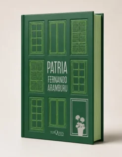 PATRIA (EDICION 10 ANIVERSARIO CON CANTOS TINTADOS) [CARTONE]