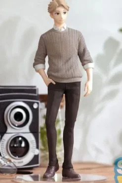 SPY × FAMILY: ESTATUA LOID FORGER (PLAIN CLOTHES) 19 CM PVC [CAJA]